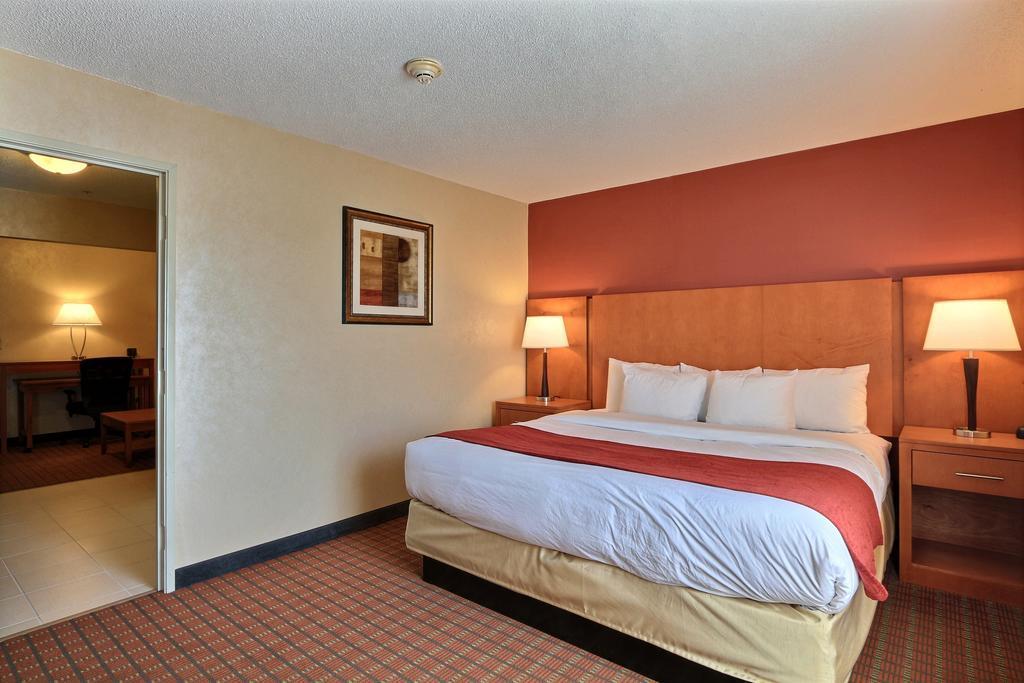 Comfort Suites Auburn Hills-Detroit Exteriör bild